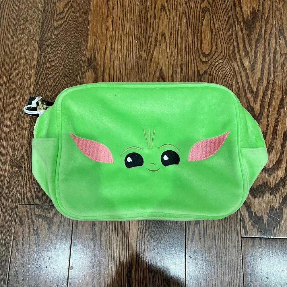 NWT {Stoney Clover} Star Wars Grogu Plush Large Pouch - Picture 1 of 3